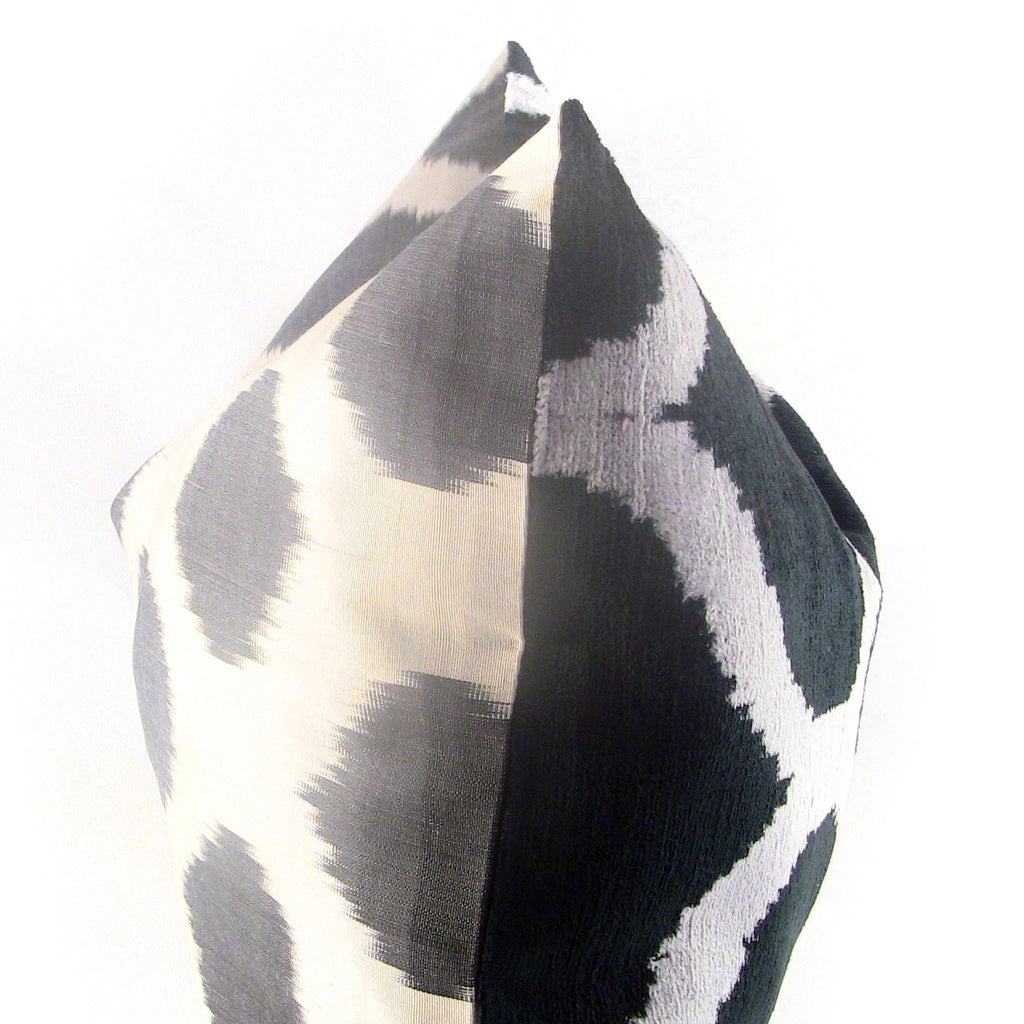 Nokta Ikat & Velvet Pillow